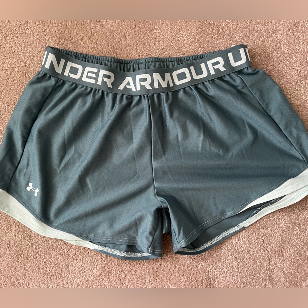 Women’s Under Armour Shorts 🩵
